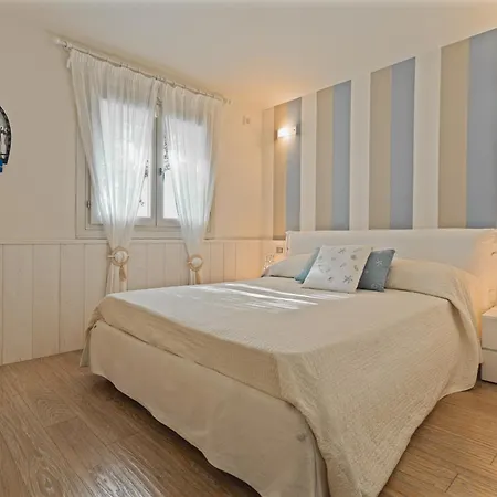 Blue Sphere With Pool By Wonderful Italy * Ольбия