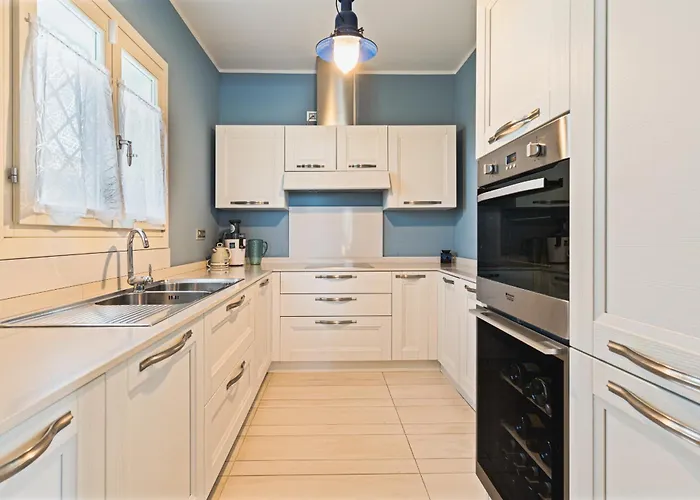 Blue Sphere With Pool By Wonderful Italy فيلة أولبيا