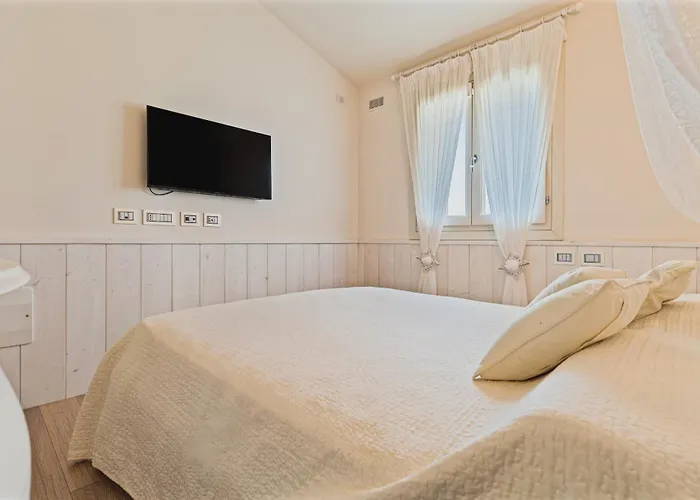 Blue Sphere With Pool By Wonderful Italy *