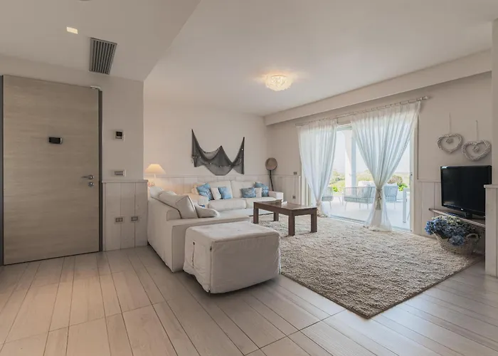 فيلة Blue Sphere With Pool By Wonderful Italy *