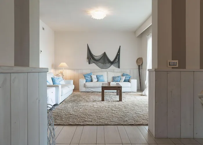 Blue Sphere With Pool By Wonderful Italy فيلة *